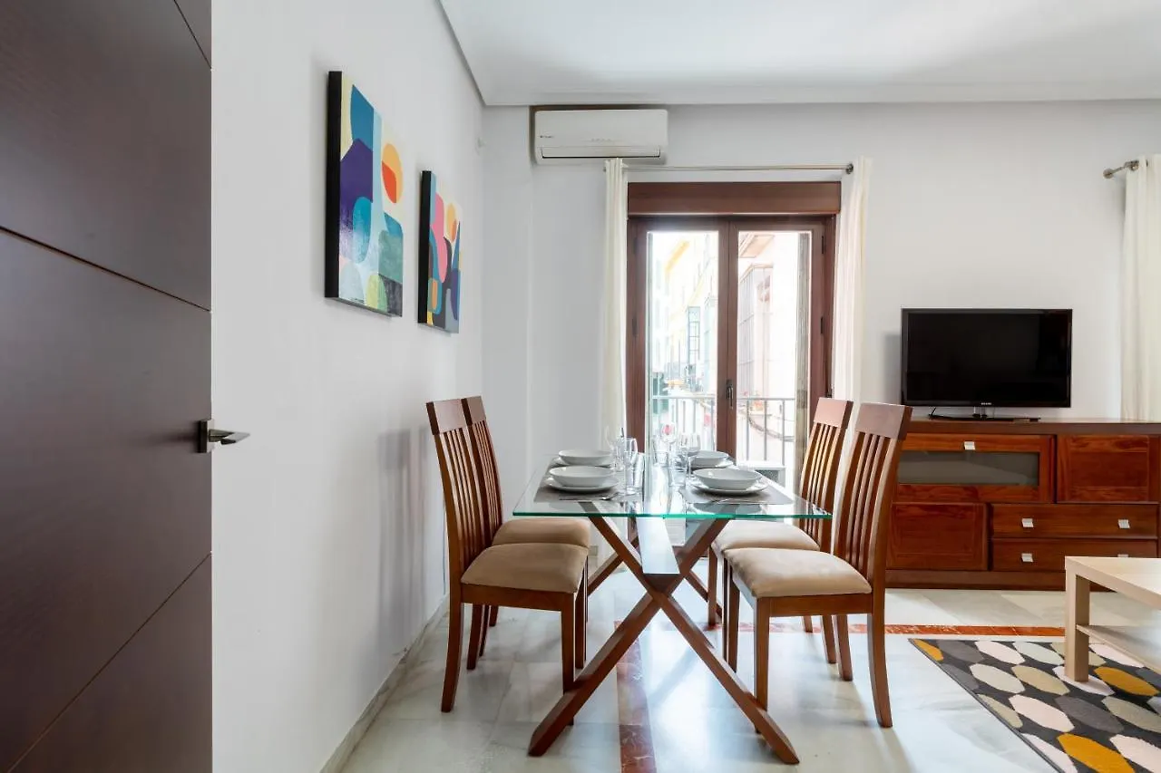 Holi-Rent Cuna Seville Apartment