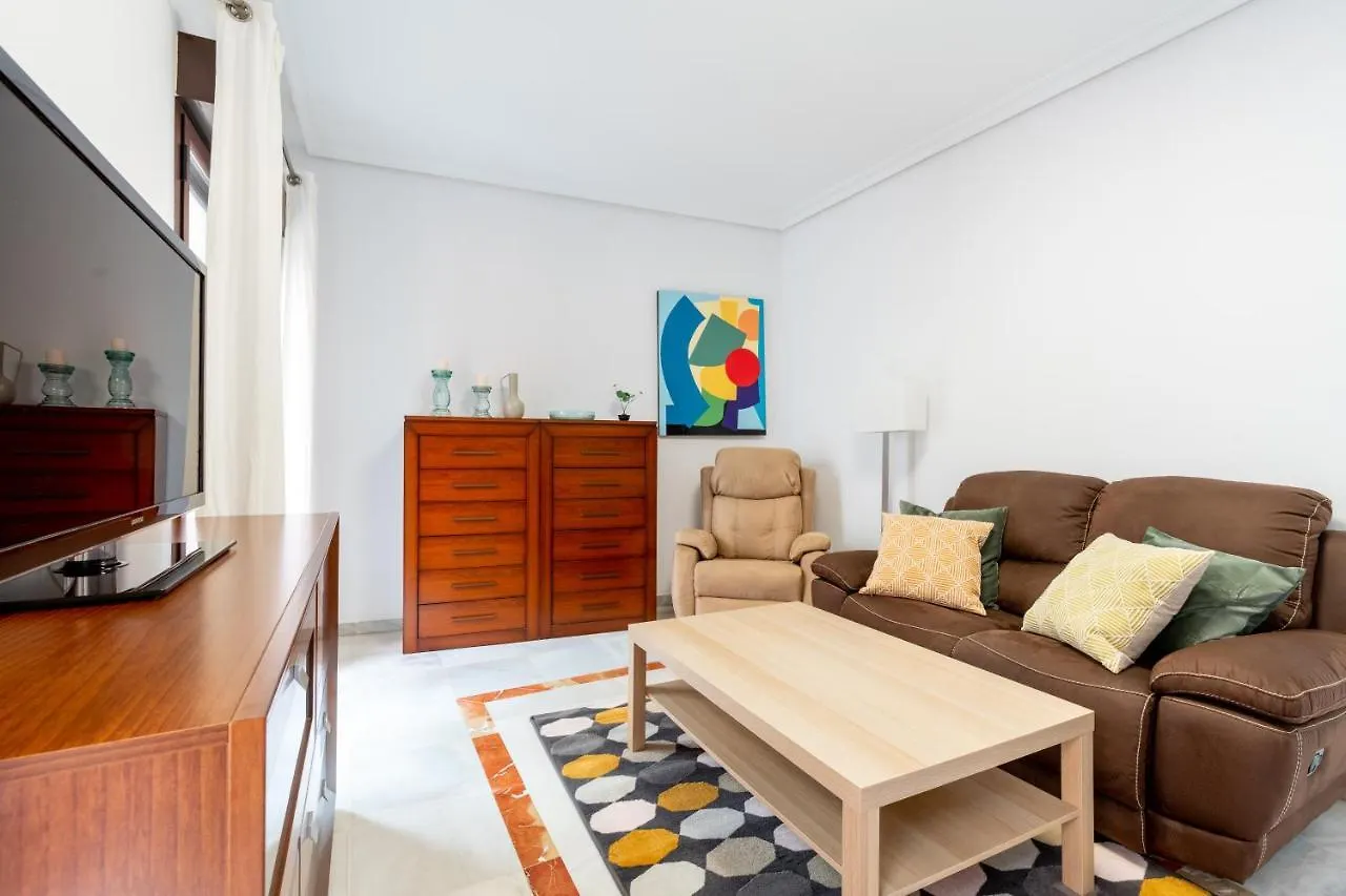Holi-Rent Cuna Seville