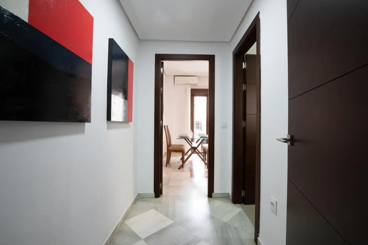 Holi-Rent Cuna Seville 0*,