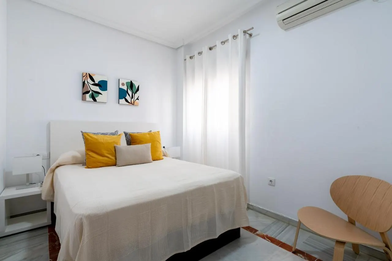 Holi-Rent Cuna Seville