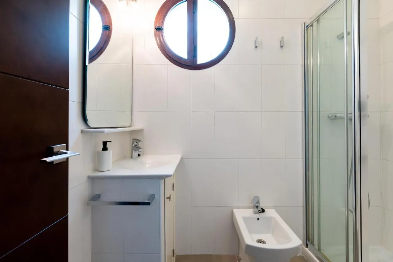 Holi-Rent Cuna Seville Apartment