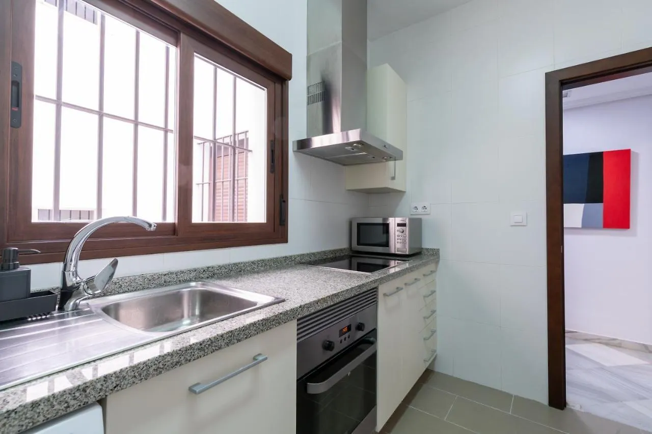 Holi-Rent Cuna Seville
